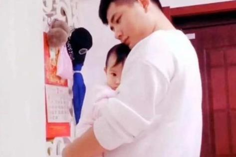 抱孩子前不洗手
