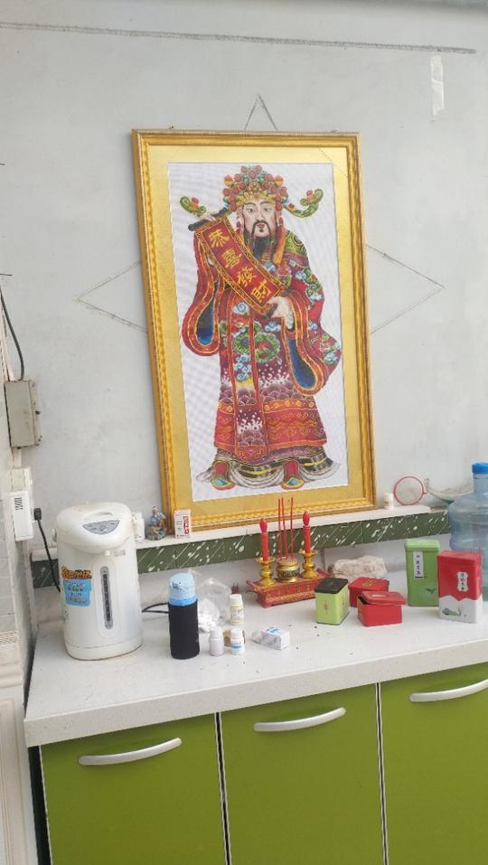 看看村里这家人做建材生意，主人说一年也就挣个辛苦钱
