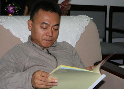 李宁队友2夺奥运冠军，退役后移民美国，55岁回国创业身价过亿