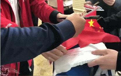 点赞武磊！记者忘保存公益录像，武磊爽快答应重录！人品球品俱佳