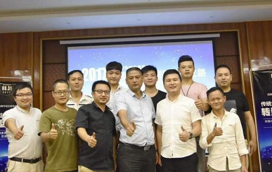 湖南一个隐形富豪：开2万家小卖部，凭服务穷人赚钱年收入百亿