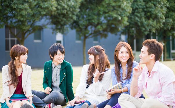 二,作为当代大学生应该具有什么样的中国精神?