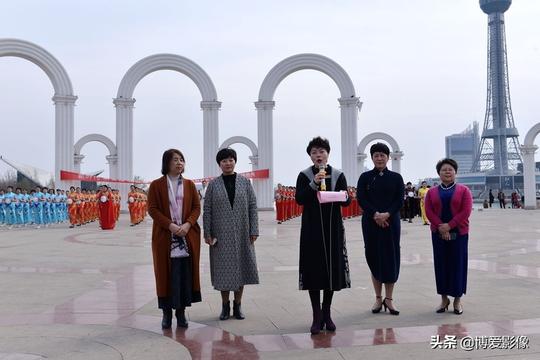 焦作市庆祝“三八”：博爱县幸福湖姐妹花旗袍走秀队表演《呼吸》