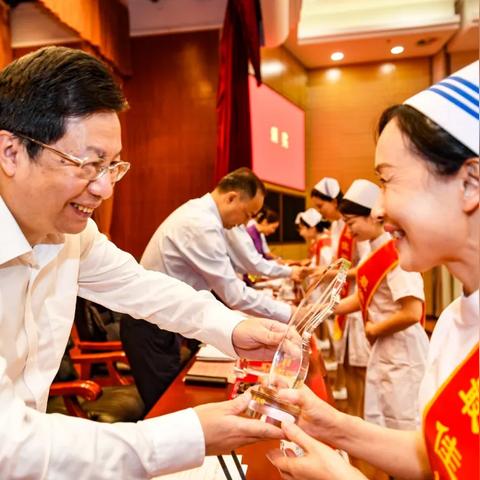 长沙市委书记坐什么车