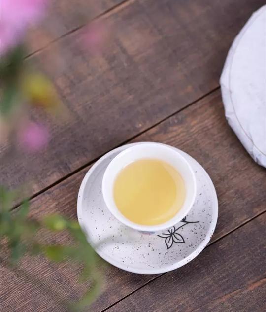 喝花茶真的能减肥吗？你怎么看