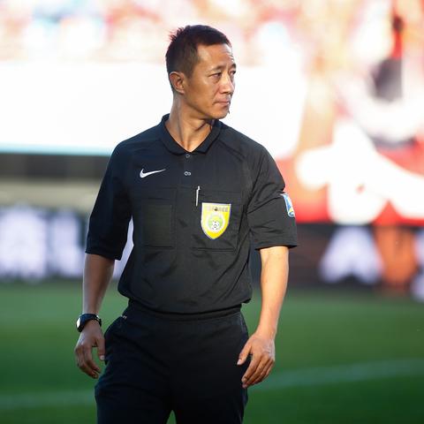 客户喜欢踢足球怎么回复