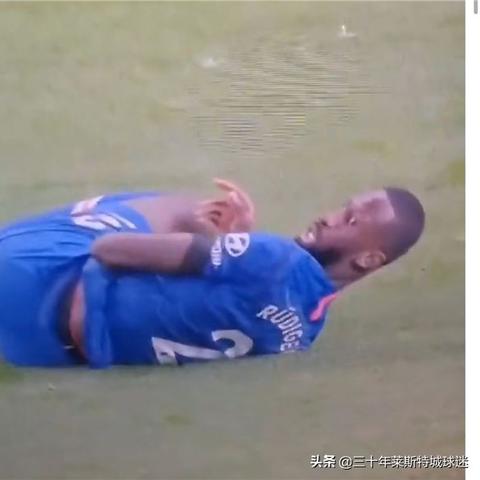 足球运动员膝盖被撞骨折的长尾关键词有哪些