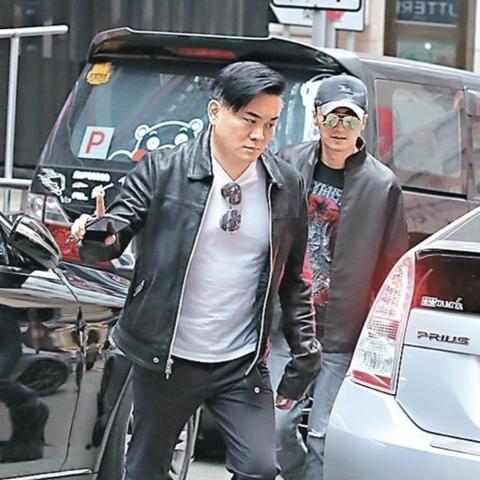 成都市九龙服装店在哪里
