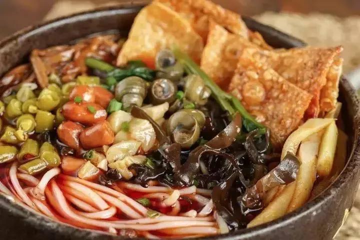 什么火美食（烤鱼怎么做出来的）