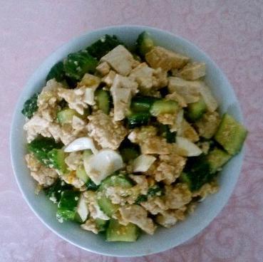 拌什么美食（哪些菜可以凉拌且做起来简单不费事）