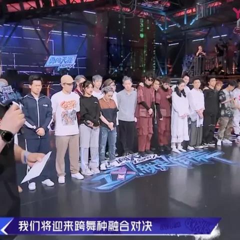 高校足球比赛半决赛的长尾关键词有哪些