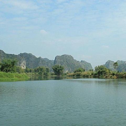从南宁去桂林跟团旅游大概多少钱？去哪个山水景点好呢？