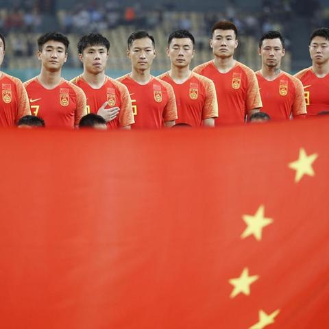 长头发帅哥足球运动员的长尾关键词有哪些