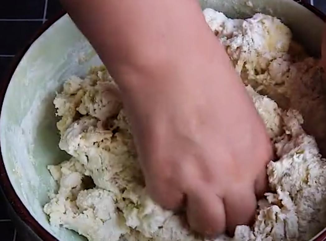 电饭煲锅盖掉了一块怎么办