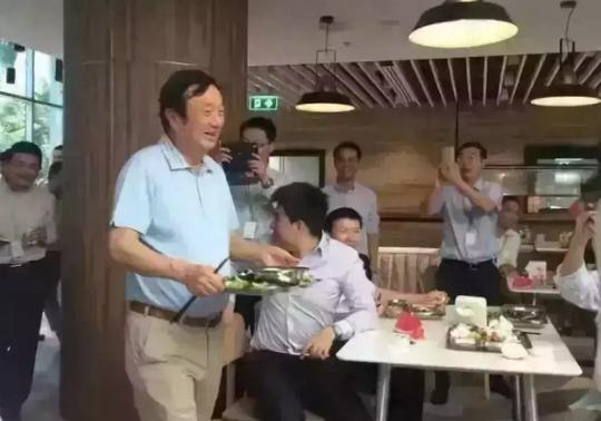 任正非：他44岁被开除，离婚欠债200万，27年后终成商界教父