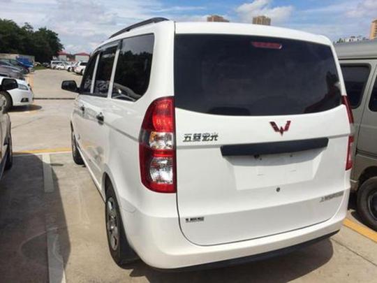 为啥面包车几乎没有黑色的？厂家笑了：我敢造，你敢买吗？