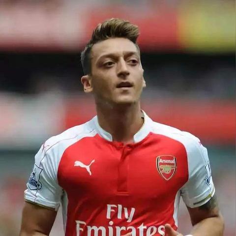 踢足球怎么宣誓主权