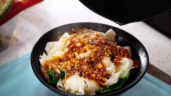 肉夹馍是什么美食类型（肉夹馍的馅料是什么）