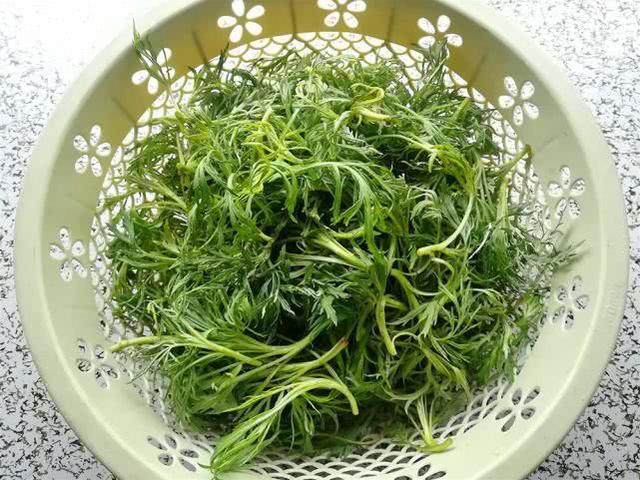这盘“似鱼非鱼”的菜，很多小孩都爱吃，补充维生素，促进发育！