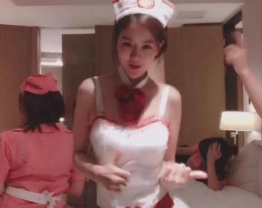 抖音“最美女护士”火了，网友：看一眼就无法自拔