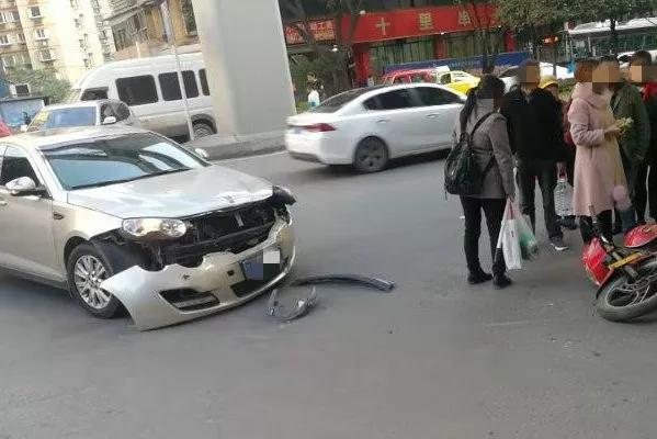 路口人行道可以掉头吗在没有禁止掉头标志的十字路口
