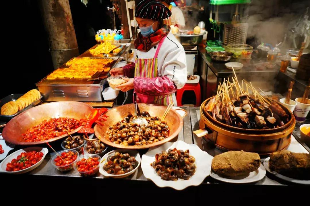 国内有什么美食街（中国人口最多的街道排名）