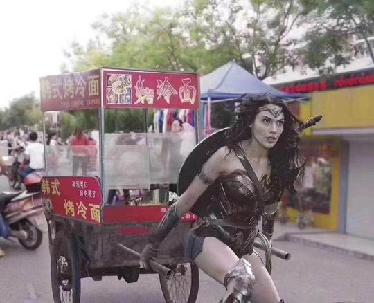 地摊经济火了，这7种美食月入过万，网友：距离暴富就差一辆五菱