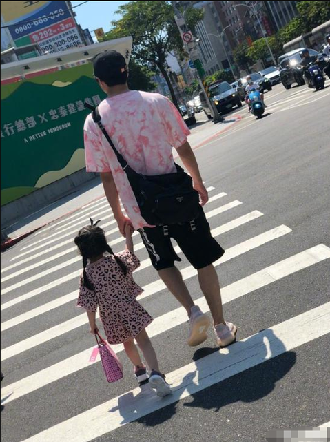 贺军翔二胎得女是真的吗