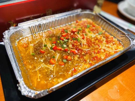 郑州北边有一个东北大哥的烧烤店，让你冬天也能畅快撸串