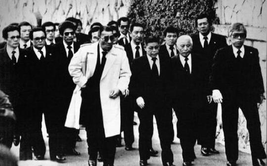 山口组在日本的一大灰色产业，里面美女如云，是男人的天堂