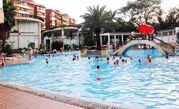 南宁市跑马场游泳池开放了吗？