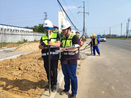 南昌县向塘开发区：“五一”不停工项目建设如火如荼