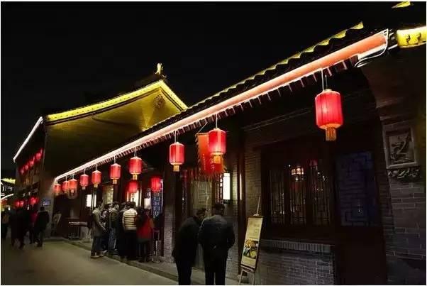 陕西街有什么美食（西安哪里做小吃餐饮比较好）