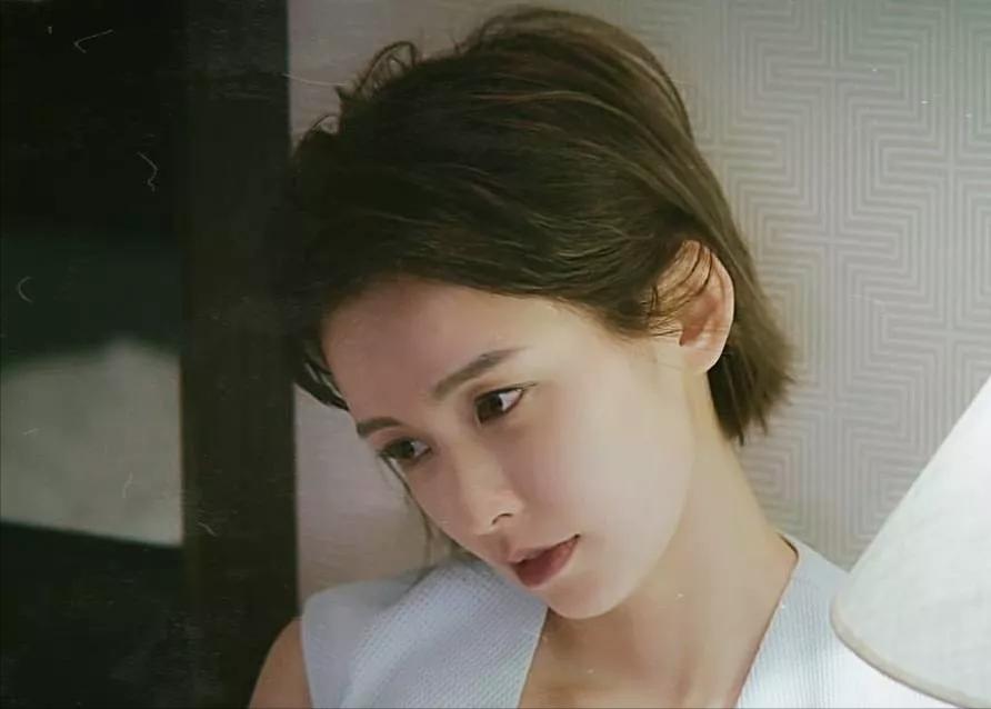 颜怎么起名女宝宝名字(姓杨女孩名字叫什么好听)