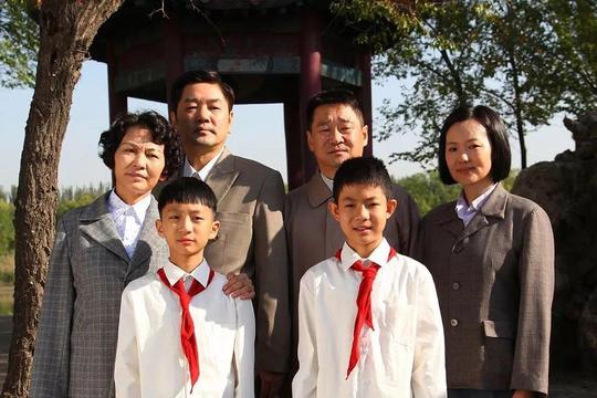 电影《地久天长》，一代人的活着，王景春咏梅演技炸裂