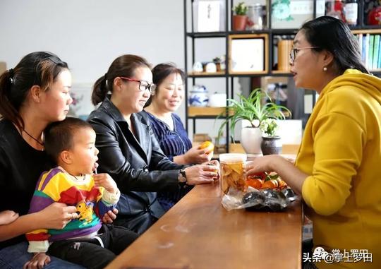 罗田这位80后美女网红经常走乡串户，竟是痴迷于……