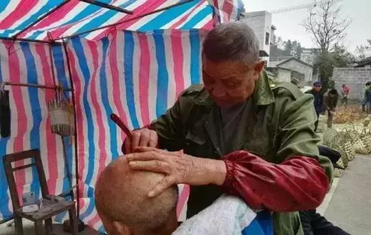 农村渐渐失传的赚钱手艺,你见过几个?
