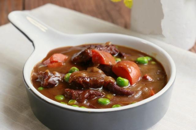 咖喱牛肉炒饭香味浓郁 咖喱牛肉炒饭香味浓郁