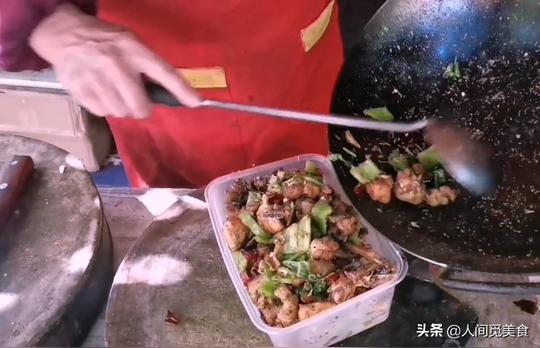 山东这位大爷太任性，17年来只做2道菜，藏得深来吃的全是回头客