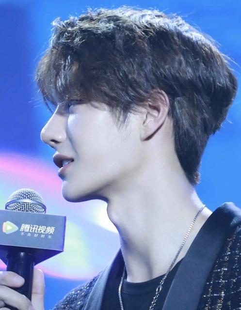 女人会喜欢男人的喉结吗