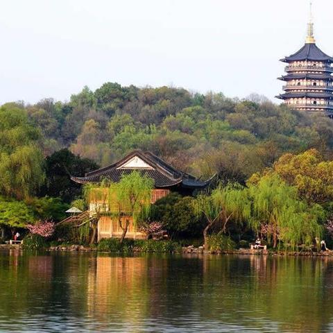 杭州市为什么重修雷峰塔