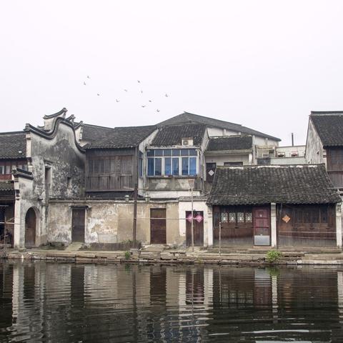 苏州市丝绸城在哪个区