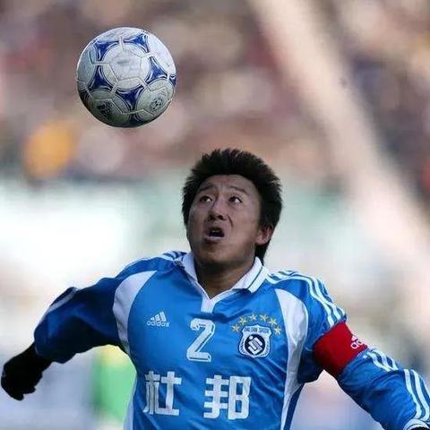 足球怎么当个好后卫