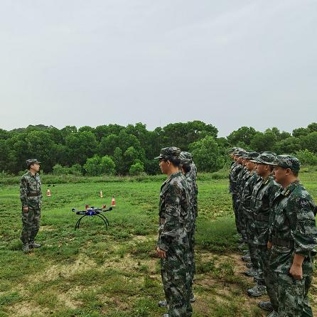 深圳市突然暴雨原因是什么