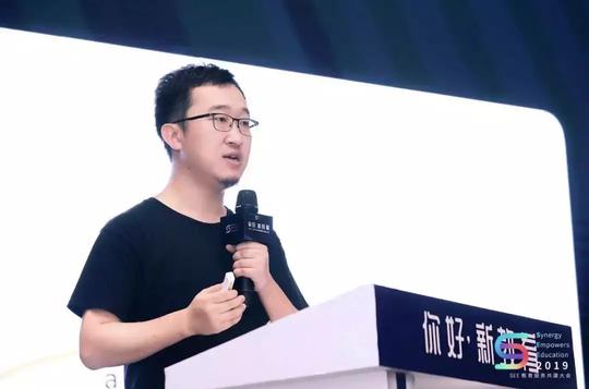 ​当产业互联网的终局照进教育的现实|专访校宝在线ceo张以弛