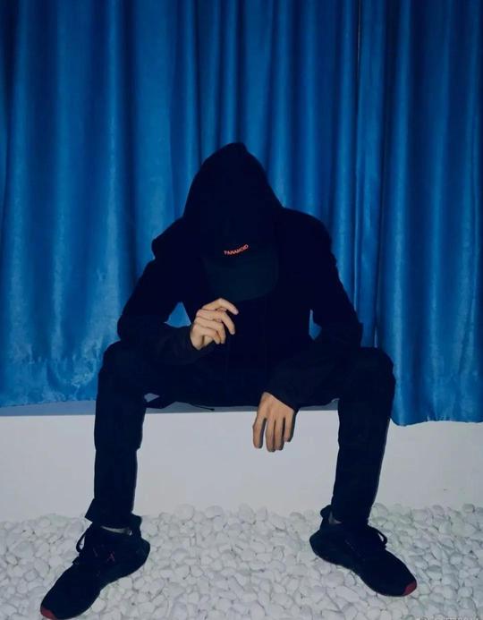 抖音最神秘的男人“黑脸v”为什么说他神秘？