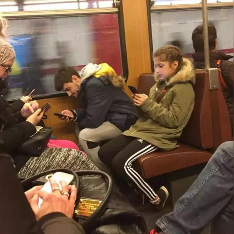 抖音国际版怎么下载手机