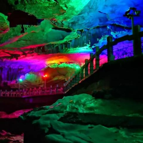 桂林市冠岩景区是哪里出的
