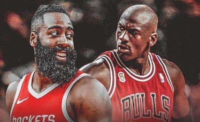 原神球的动作怎么卡（我方球员脱鞋扔向皮球使得皮球改变方向）