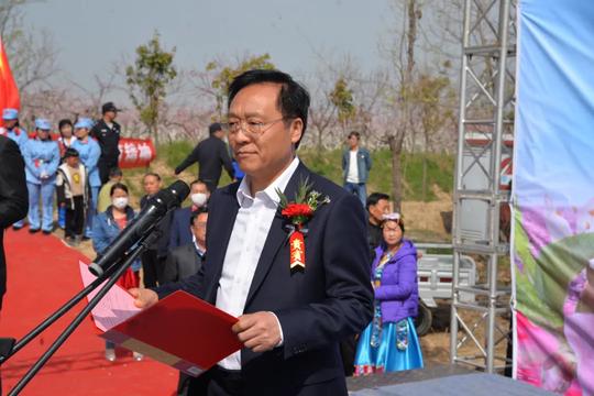 宁陵县举办第五届桃花节